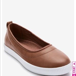 Comfort view brand slide on shoes. Tried on only